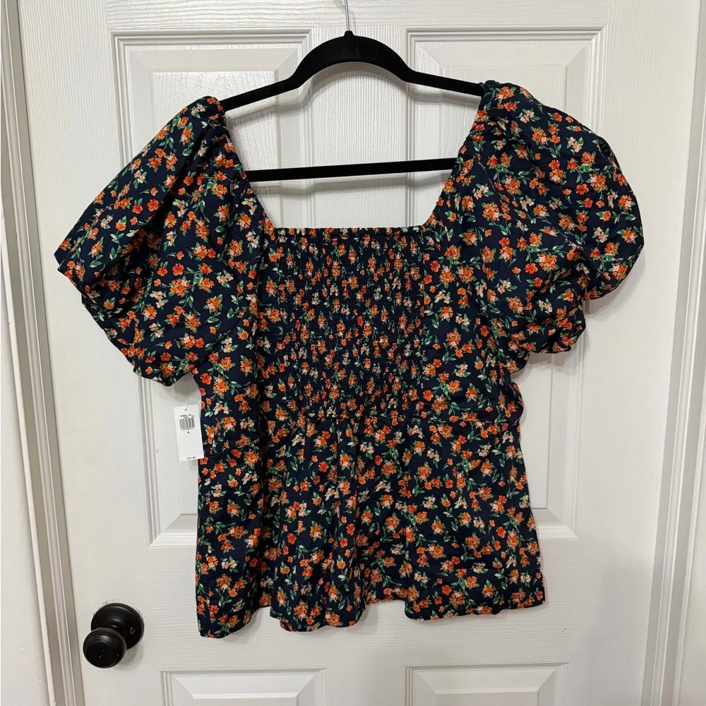 NWT old navy waist defined puff sleeve smocked back floral top XL‎